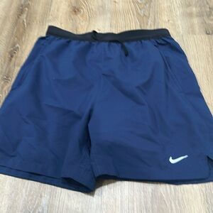 Nike dry fit kids shorts xl excellent condition